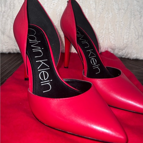 Calvin Klein Women’s Hayden Red Pump 7 1/2 - Picture 2 of 5
